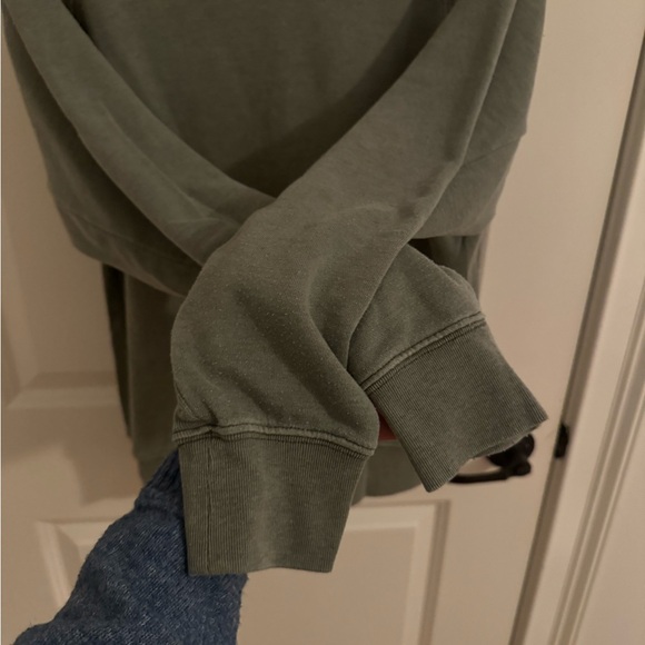 Forever 21 Moss Green Light Weight Crew Neck Sweatshirt with Pockets Size Small - Picture 4 of 6